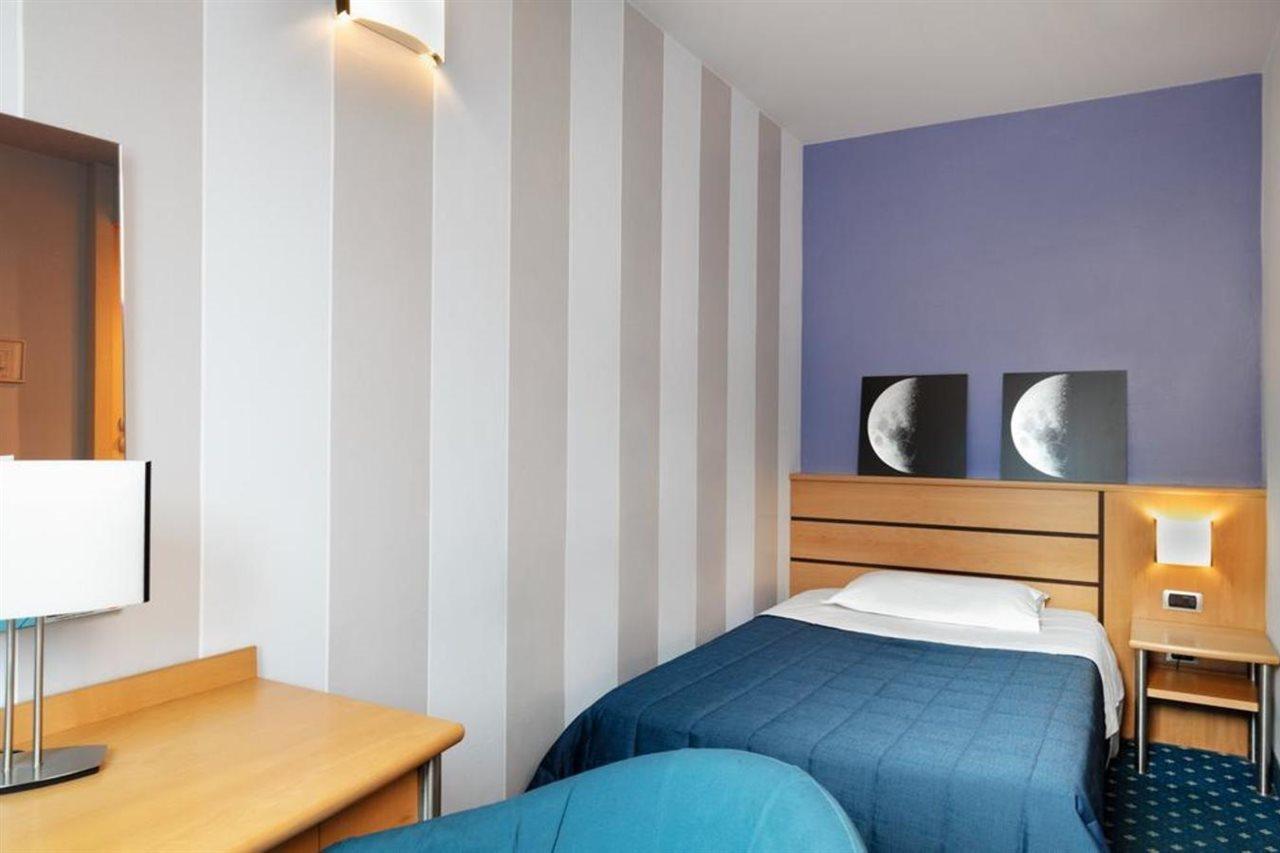 Garda Hotel Montichiari Bagian luar foto