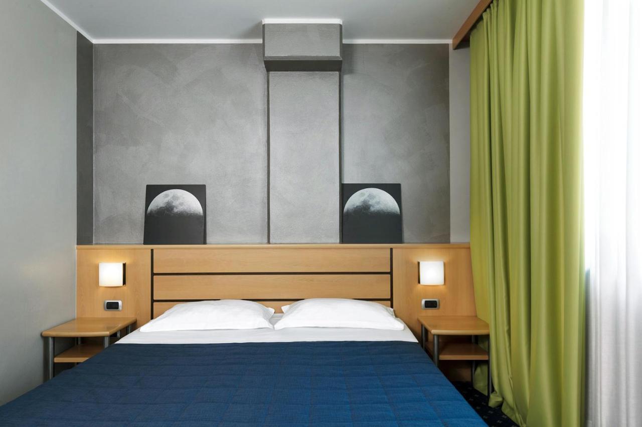 Garda Hotel Montichiari Bagian luar foto