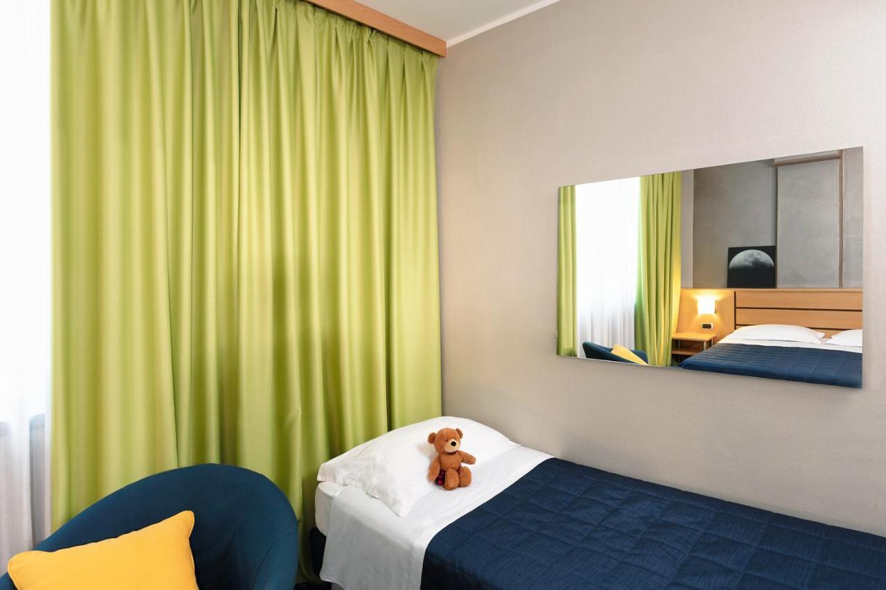 Garda Hotel Montichiari Bagian luar foto